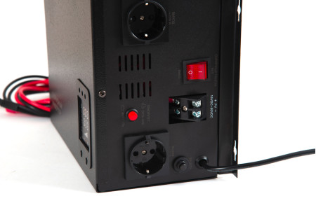 TEPLOCOM SOLAR-800 многофункциональный инвертор 220В 800ВА (500Вт) TEPLOCOM SOLAR-800 многофункциональный инвертор 220В 800ВА (500Вт)